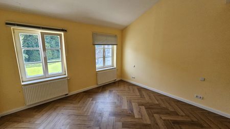 VERMIETUNG EINER KOMFORTABLEN 3–ZIMMER-ALTBAUWOHNUNG IN Bückeburg, Nähe Schlosspark - Photo 4