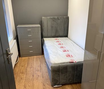 Room in a Shared House, Mansell Road, L6 - Photo 6