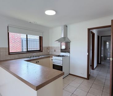 Low maintenance living in a convenient location. - Photo 4