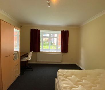 4 bedroom house share to rent - Photo 3