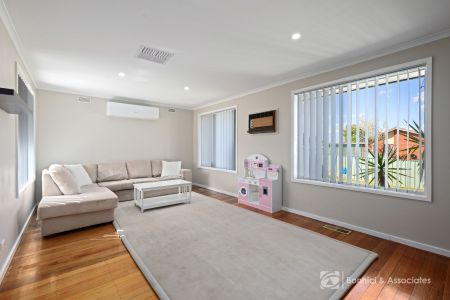 128 Melrose Drive, Wodonga - Photo 2
