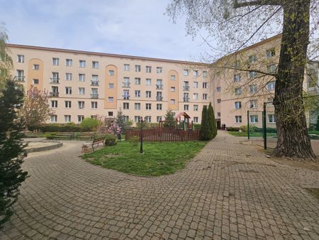 Skromne mieszkanie w super lokalizacji. - Photo 2