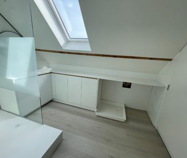 Exclusief één slaapkamer DAK-APPARTEMENT met ruim terras en openluc... - Photo 2