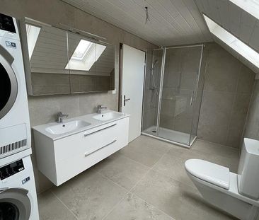 Charmante Dachwohnung an idylischer Lage - Photo 2