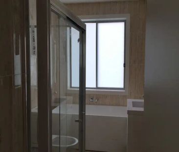 “4 Bedroom Townhouse at Great Location in Prospect” - Photo 5