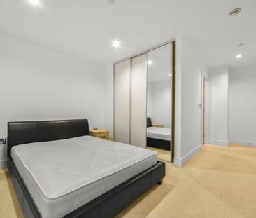 2 Bed Flat, Streamlight Tower, E14 - Photo 5