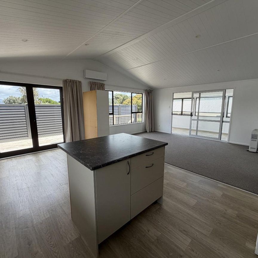 Comfort on Catherine Cres - Photo 1