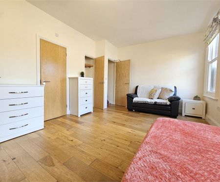 Flat 6, 24 Newmarket Road, Cambridge - Photo 3