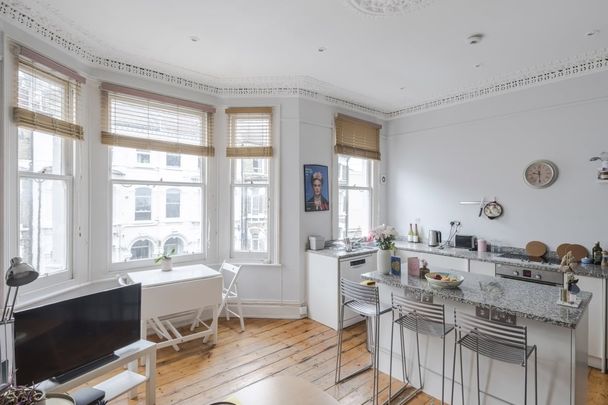 2 bedroom flat to rent - Photo 1