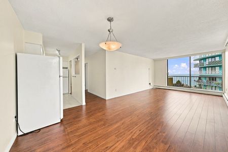 2150 Bellevue Avenue apartment — Vancouver, BC (2-Bedroom) - 2 Bedroom - Photo 2