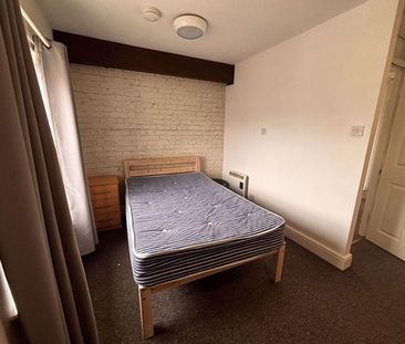 3 bedroom end of terrace house to rent - Photo 4