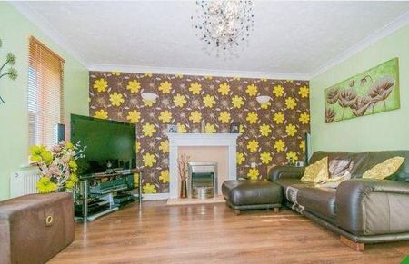 2 bedroom semi-detached house to rent - Photo 3