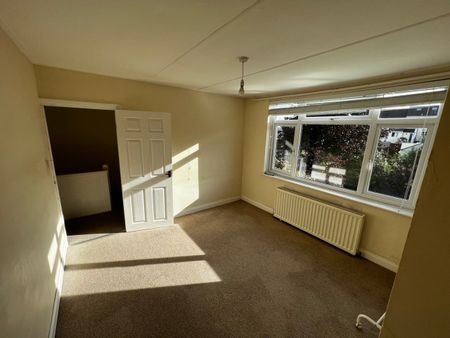 1 Bed Maisonette, Station Road, BS34 - Photo 2