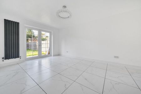 3 bedroom terraced house to rent - Photo 3