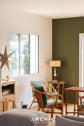 Architecture Basco-Landaise des années 30, cette maison familiale de 180 m2 est bâtit sur un beau terrain arboré de 1054 m2, dans le quartier des Abatilles, à proximité du Moulleau. - Photo 3