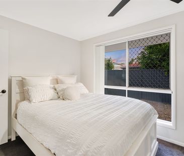 Immaculate Family Home In The Shores Estate - Photo 5