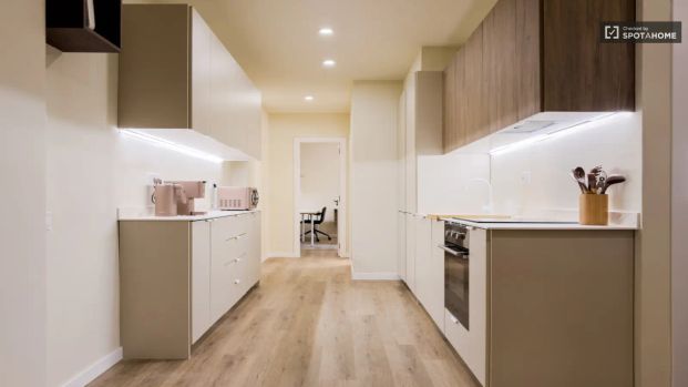Room in a shared 4-bedroom apartment for rent in El Camp d'en Grassot i Gracia Nova - Foto 1