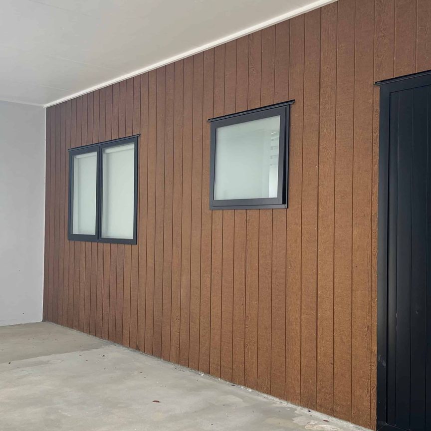 Sunny 2-bedroom downstairs apartment for rent!! - Photo 1