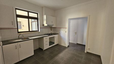 Apartamento T4, Bombarral - Photo 2