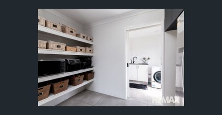 MASSIVE 4x2 Family Home in a Prime Alkimos Location - Photo 4