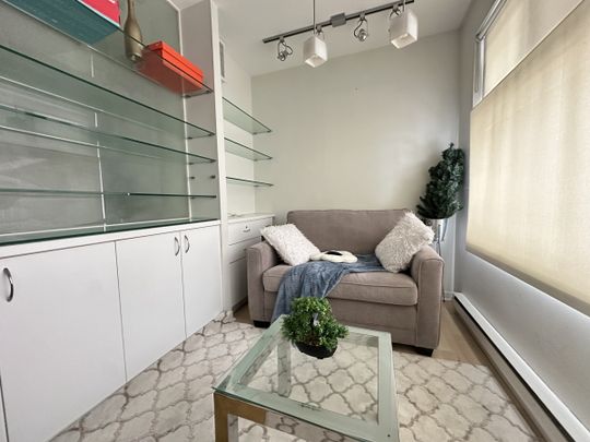 Joli 4 1/2 demi sous sol avec ample lumière naturelle - Photo 1