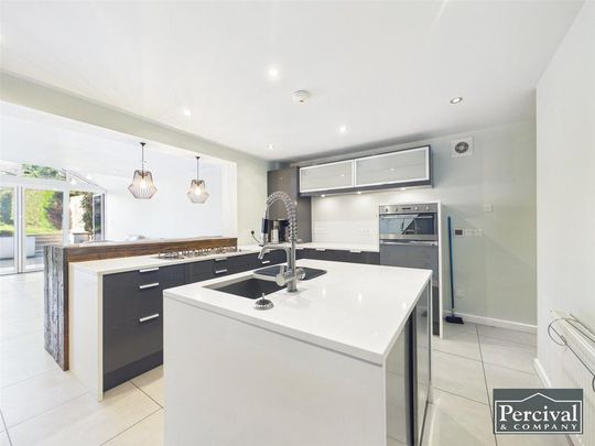 3 bedroom semi-detached house to rent - Photo 1