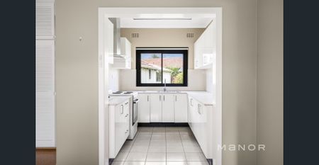 Cozy Two Bedroom Home in Westmead Public School Catchment - Photo 3