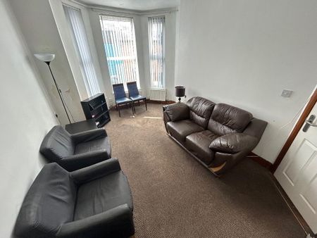 Flat 2, 5 Ashley Avenue, Belfast, BT9 7BN - Photo 2