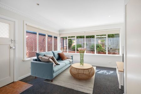 Spacious Family Home in heart of Battery Point - Photo 2