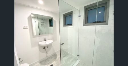 One Bedroom Renovated Rooftop Unit - Photo 5