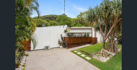 Designer Beachside Living - Photo 2