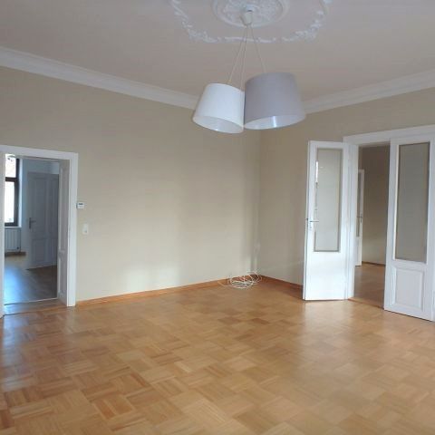 KREMS-STEIN, Helle 3-Zimmer Altbauwohnung mit möglichem Parkplatz und herrlichem Ausblick - Foto 1