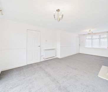 3 bedroom End of terrace house to rent - Photo 2