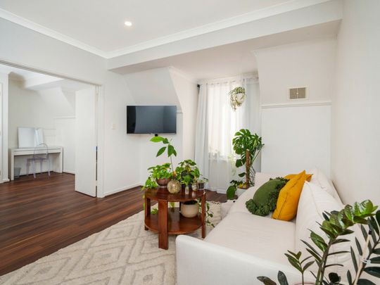 55/11 Regal Place, East Perth - Photo 1