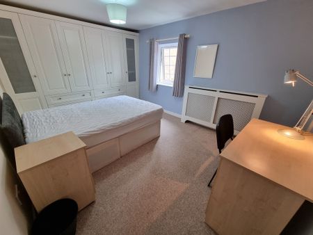 2 Bed Student Accommodation - Photo 2