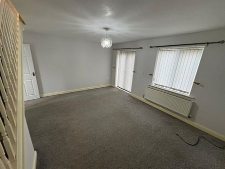 3 bed Semi-Detached - To Let - Photo 5