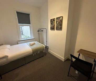 1 bedroom in a house share to rent - Photo 5