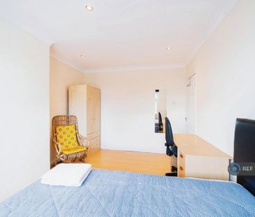 4 bedroom terraced house to rent - Photo 4