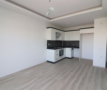 1-Rumslägenhet for Uthyrning i Komplex med Pool i Tomuk, Mersin - Photo 5