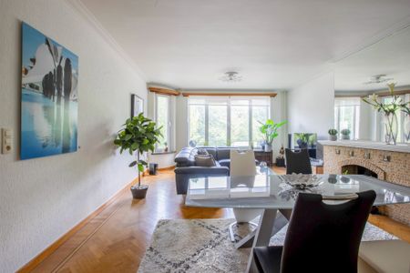 Ruim appartement met 2 slaapkamers en terras, zicht op het stadspark - Photo 2