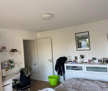 Mit überdachtem Balkon: Moderne, helle und schöne 2 Zimmer-Wohnung in Marburg, Afföllerstr. 30 - Photo 1