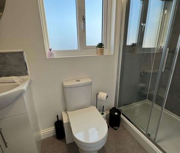 Curzon Street - Photo 3
