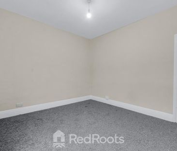 2 bedroom end of terrace house to rent - Photo 5