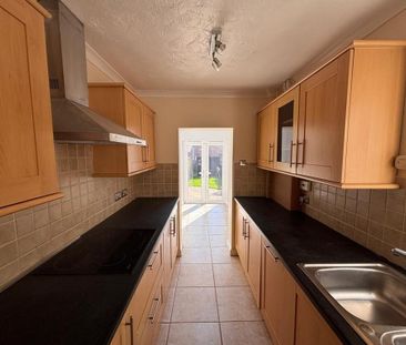 3 bedroom terraced house to rent - Photo 1