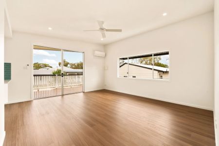 Freshly Renovated Tidy Living in Deagon - Photo 2