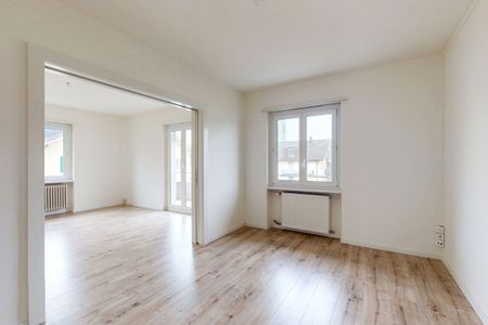 Lichtdurchflutetes Zuhause: Moderne 4-Zimmer-Wohnung mit Charme in Olten! - Photo 4