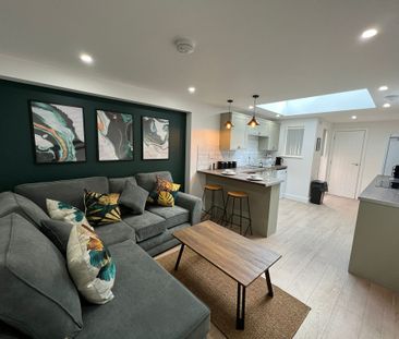 Augustus Road Room 4 - Photo 3