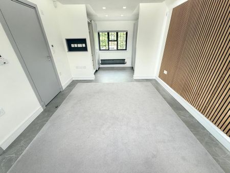 3 bedroom flat to rent - Photo 3