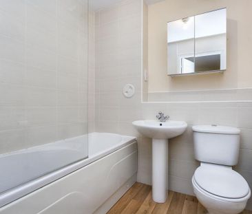 2 bedroom flat to rent - Photo 6
