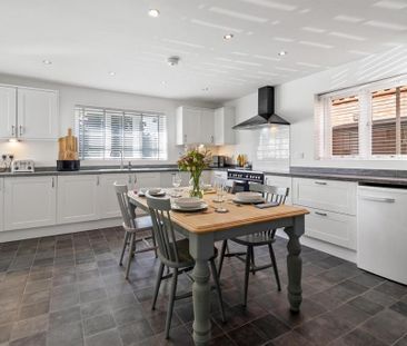 3 bedroom semi-detached house to rent - Photo 6